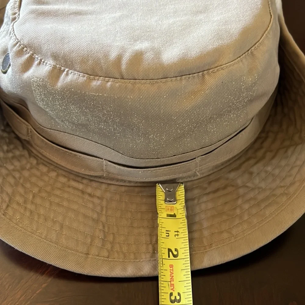 Bonnie Hat Men’s fabric khaki color side snaps and adjustable strap size small